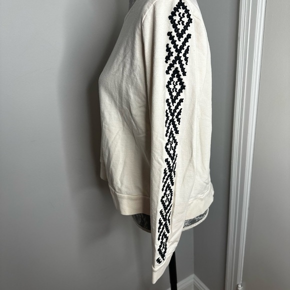 Cream Pullover with Aztec Embroidered Sleeves. LRL Women’s Pullover. Crew Neck. - Picture 8 of 11
